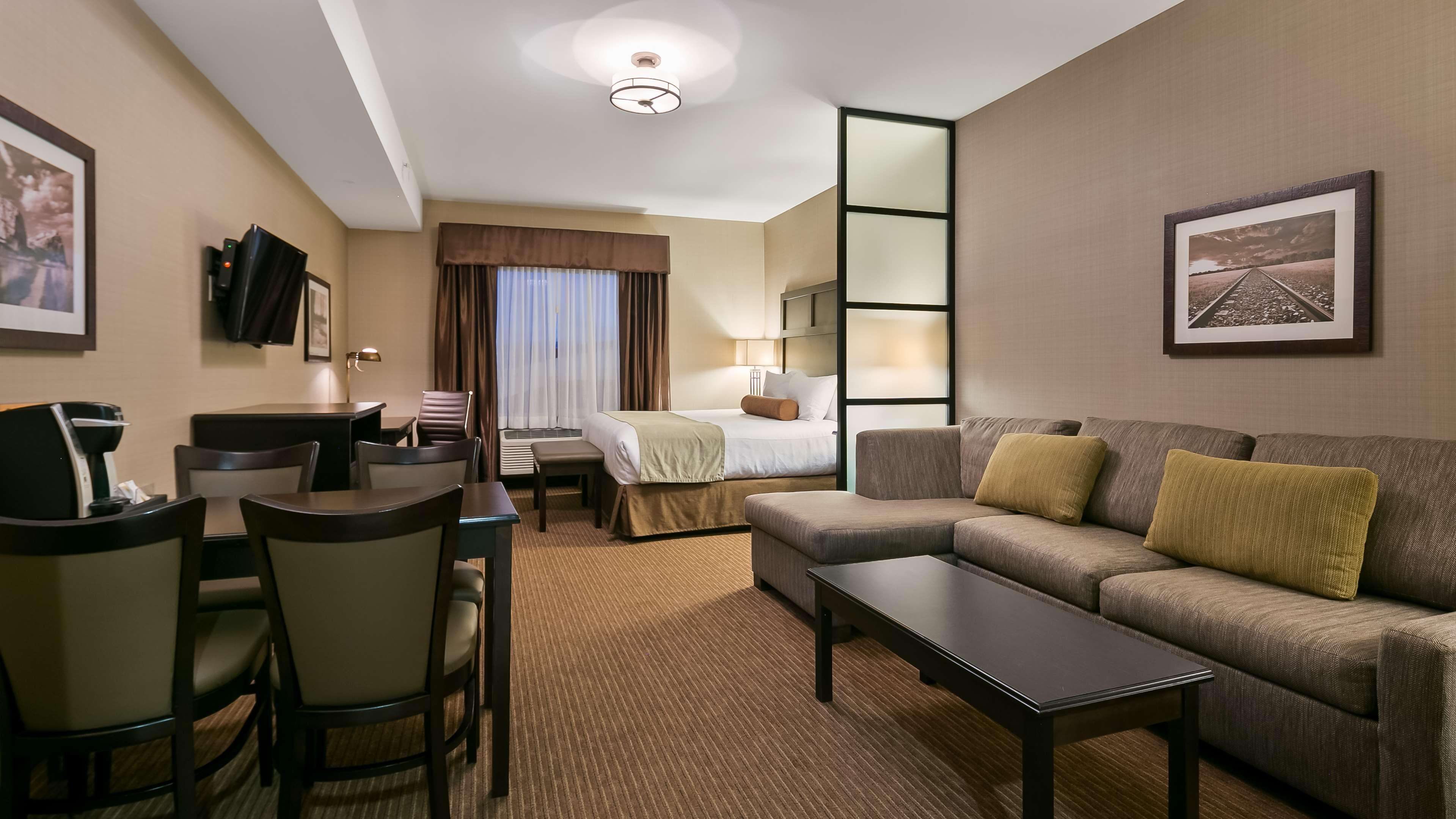 Best Western Plus Okotoks Inn&Suites Exterior foto