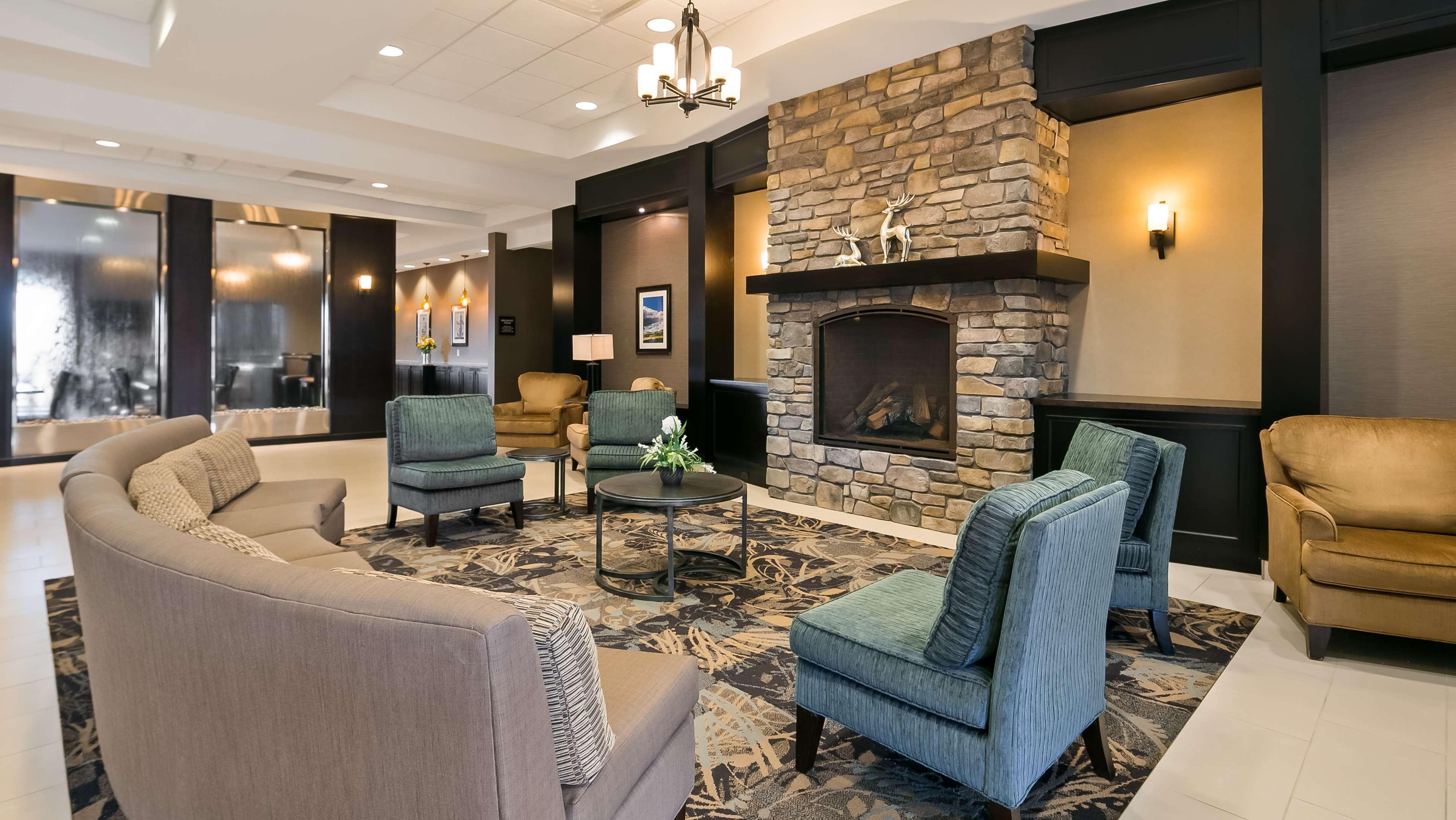Best Western Plus Okotoks Inn&Suites Exterior foto