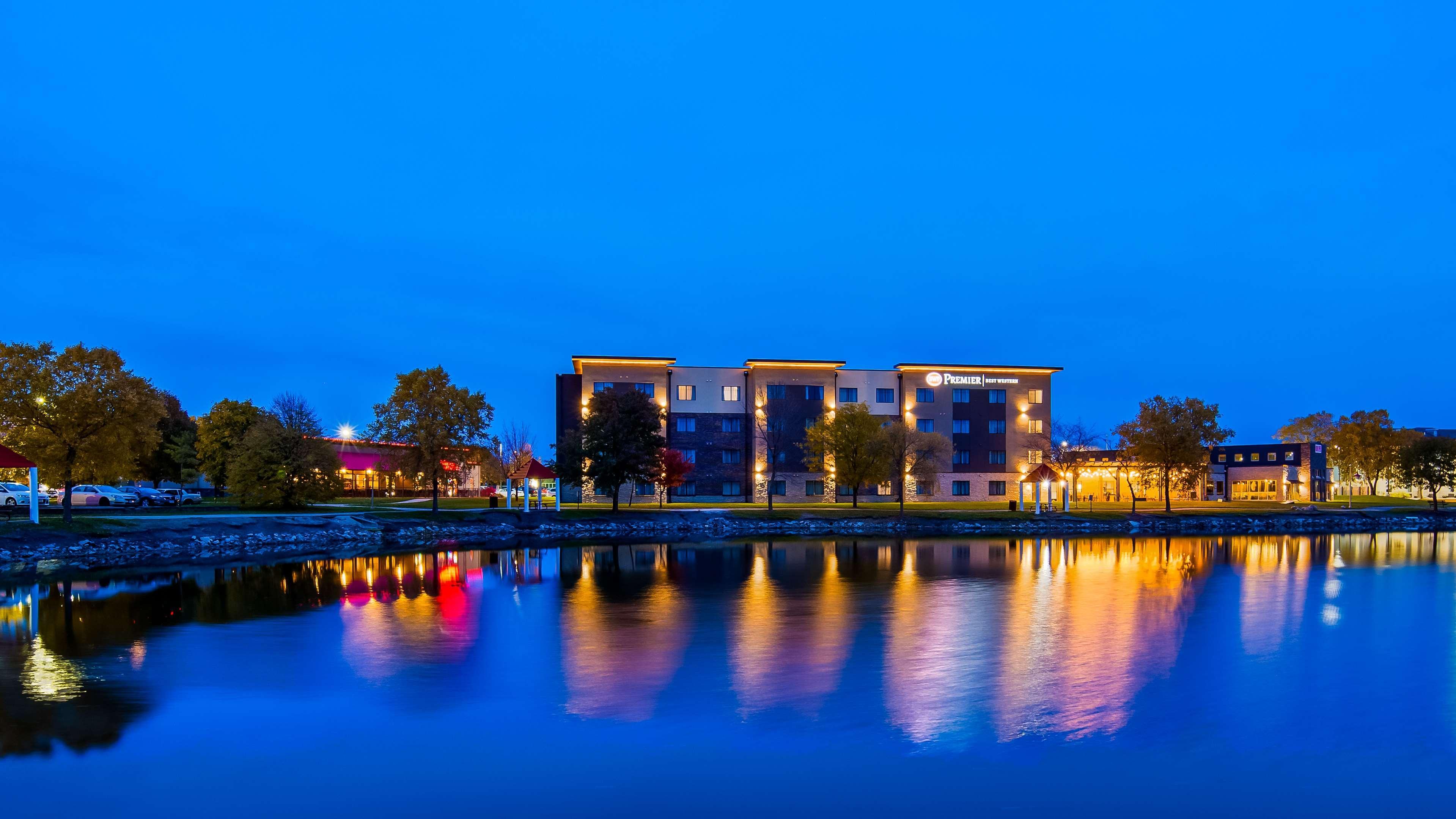 Best Western Plus Okotoks Inn&Suites Exterior foto