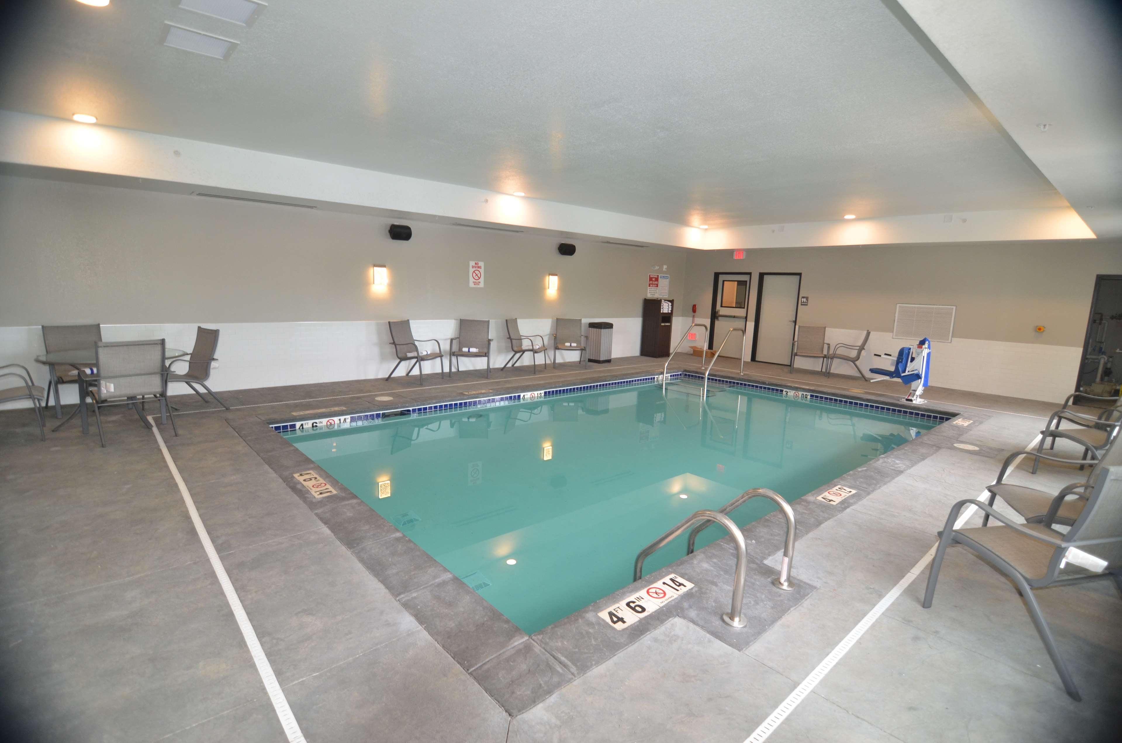 Best Western Plus Okotoks Inn&Suites Exterior foto