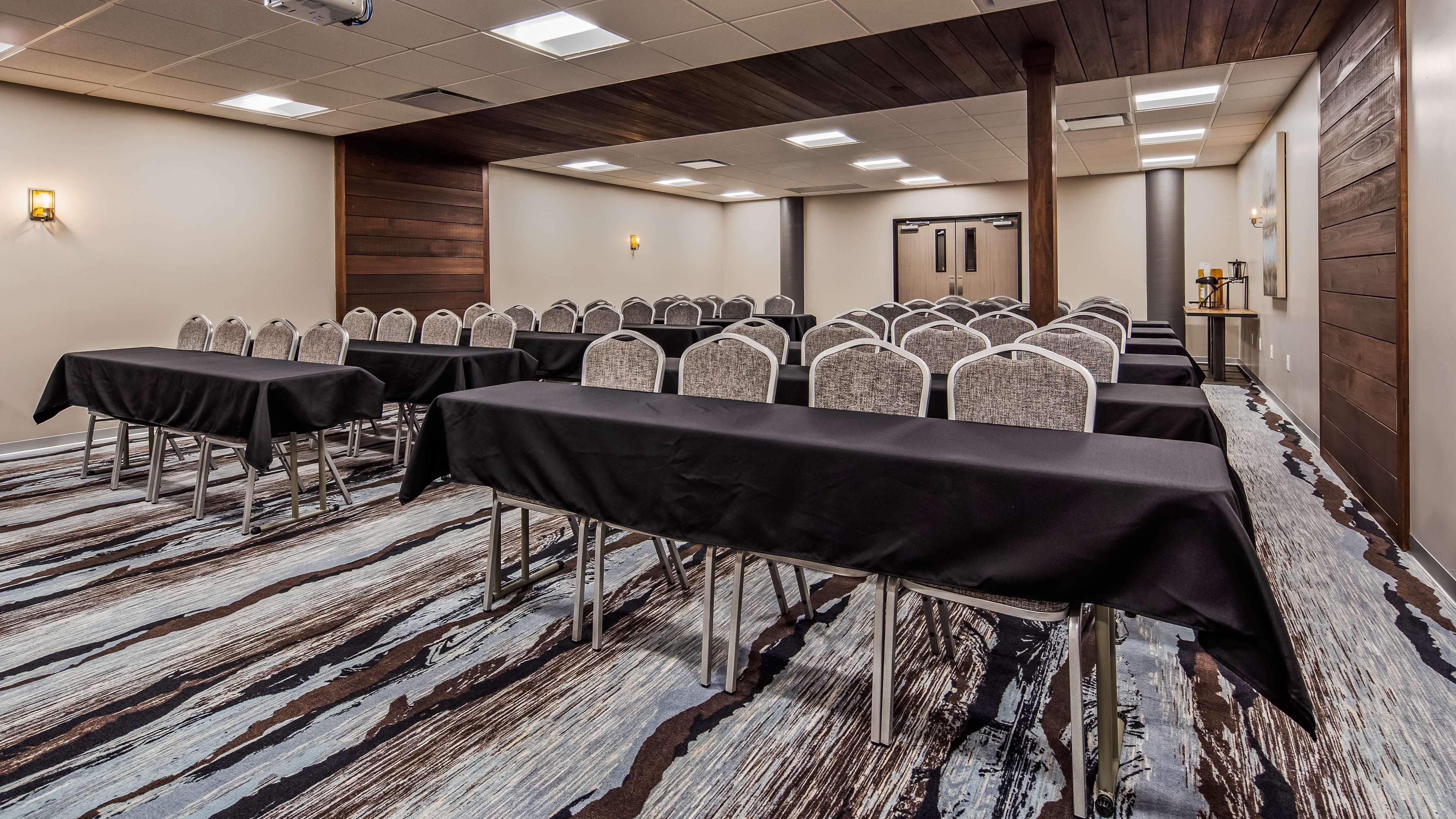 Best Western Plus Okotoks Inn&Suites Exterior foto